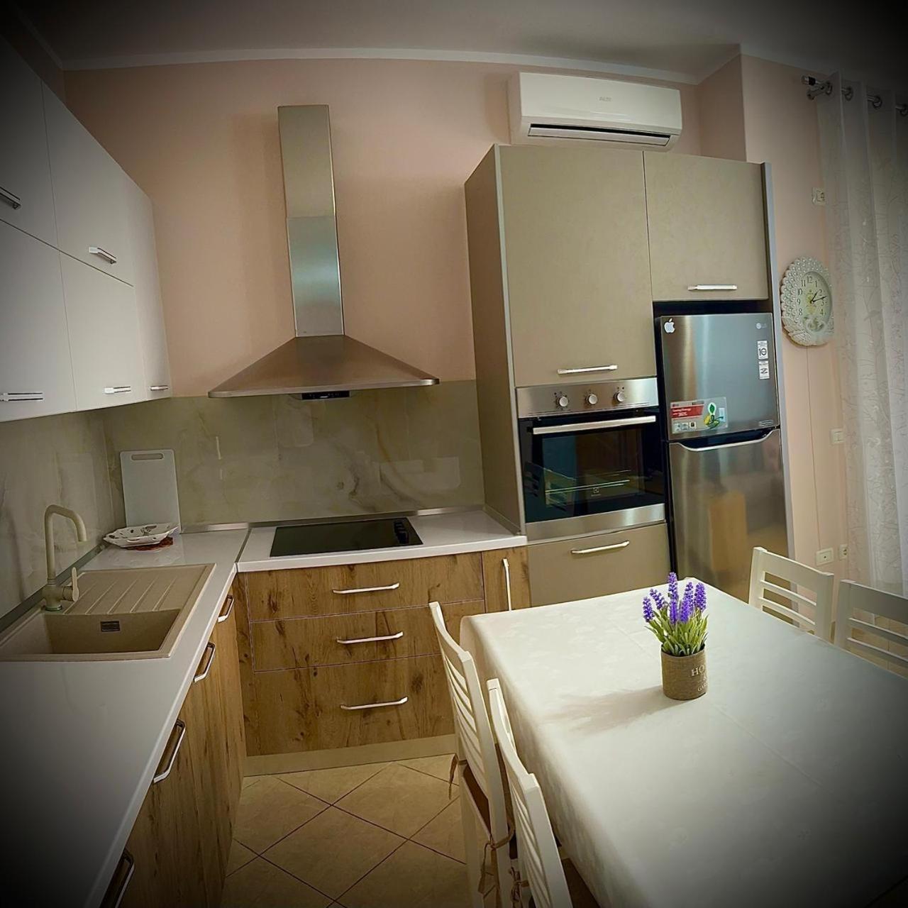 Endy Apartaments Orikum Exterior photo