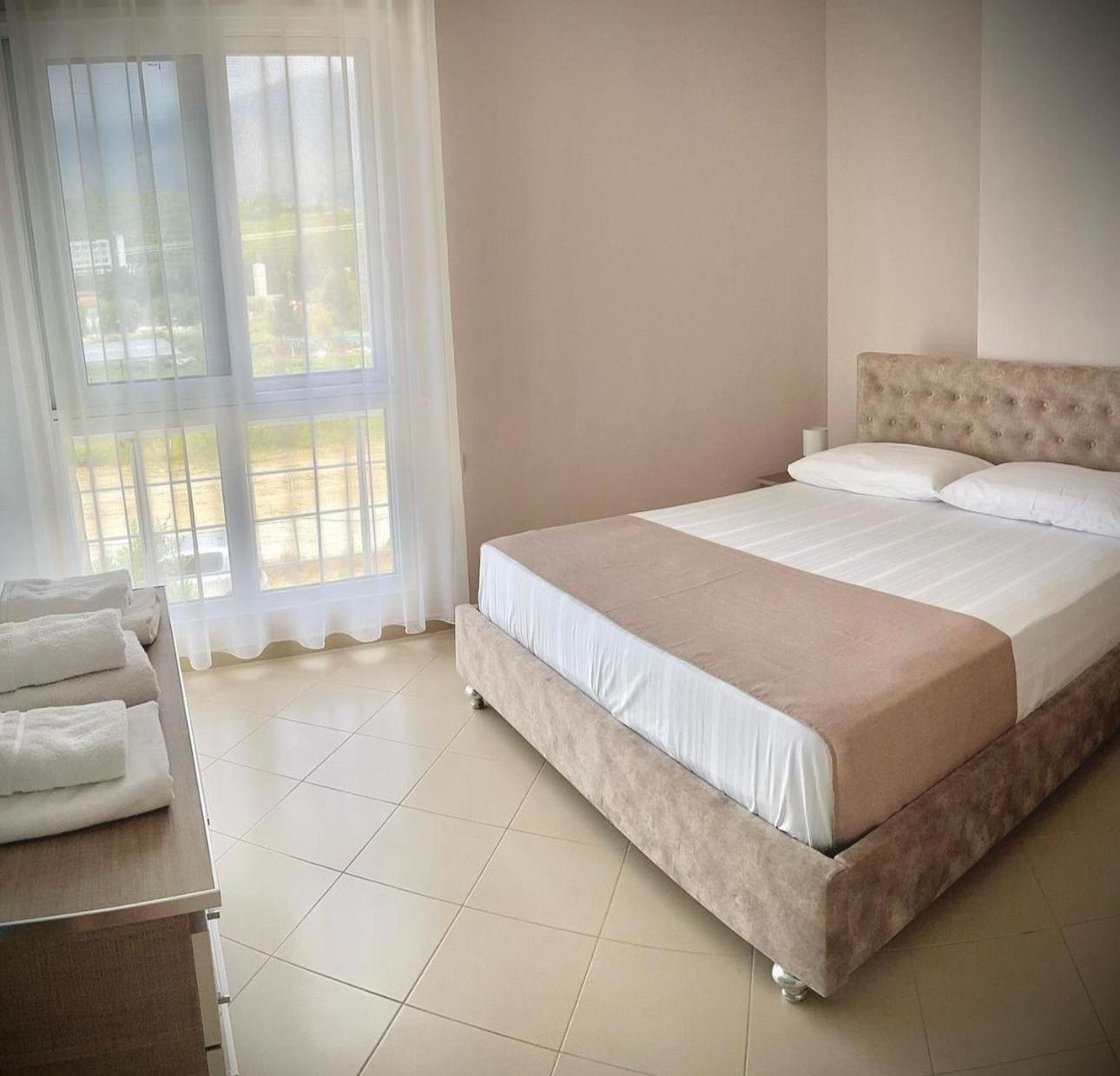 Endy Apartaments Orikum Exterior photo