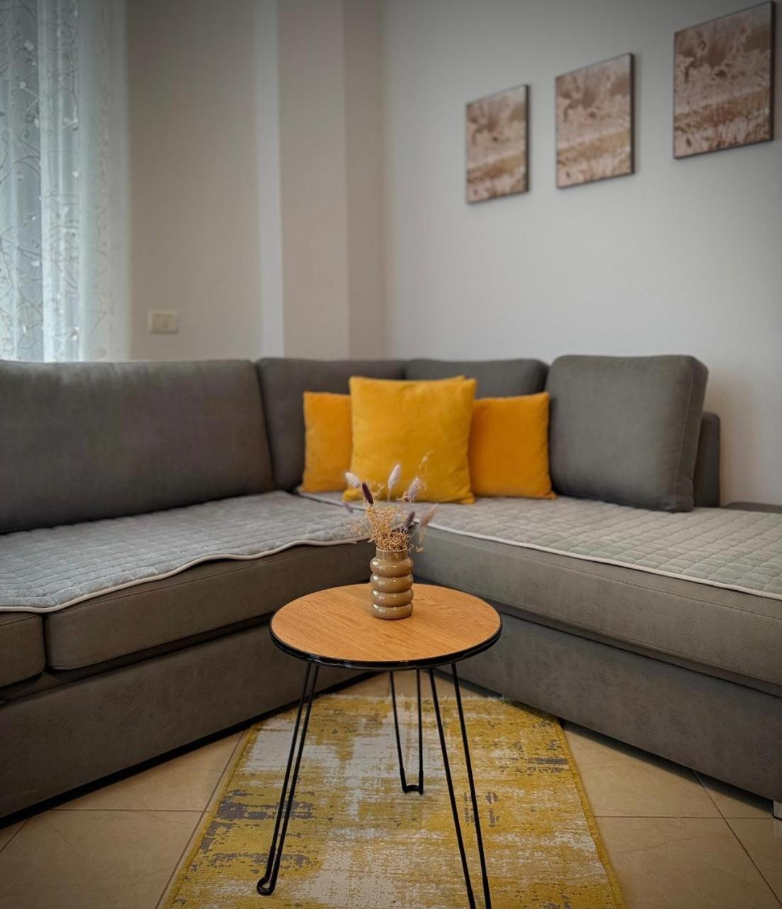 Endy Apartaments Orikum Exterior photo