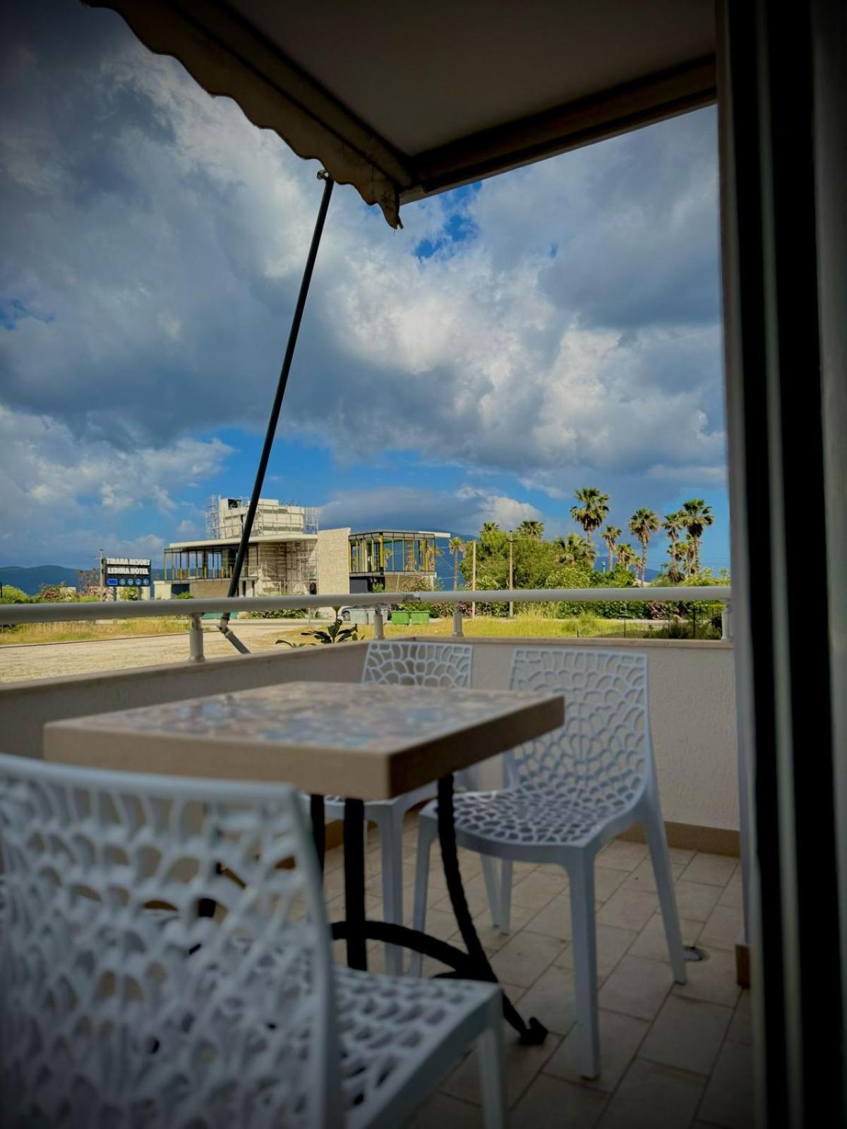 Endy Apartaments Orikum Exterior photo